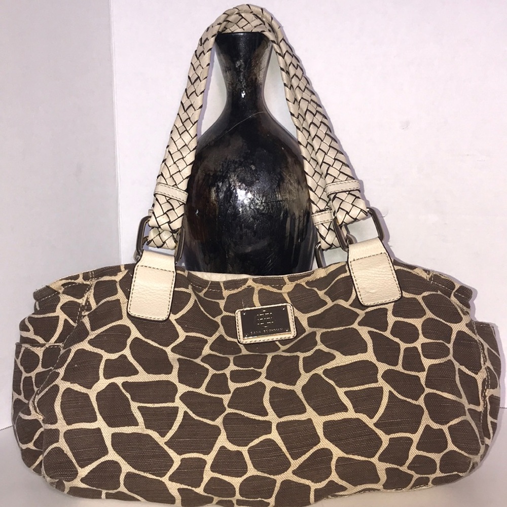 🌻$10🌻 Dana Buchman giraffe print